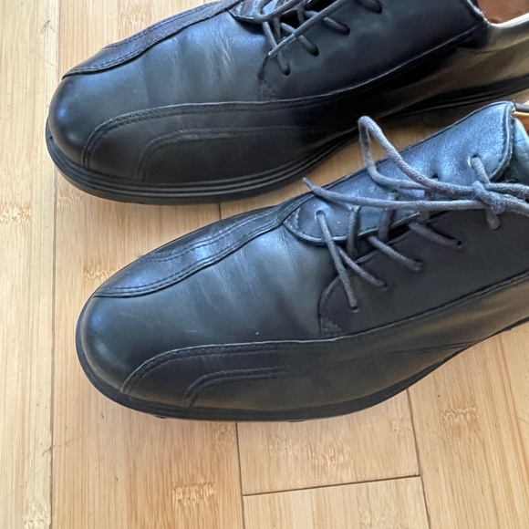 ECCO Black Golf Shoes, all leather shoes - Picture 8 of 13